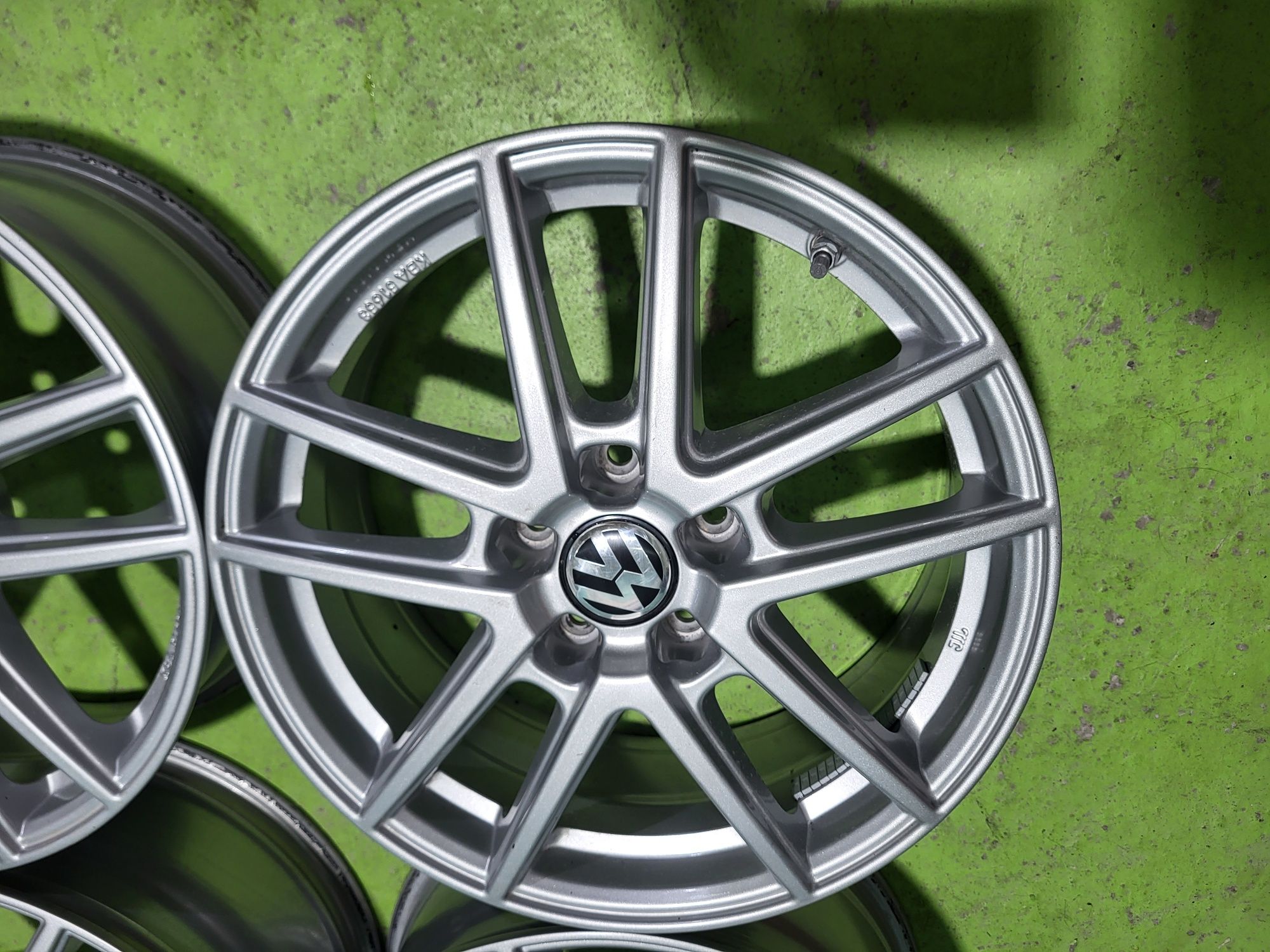 17 5x112 Vw Passat Touran Caddy Skoda