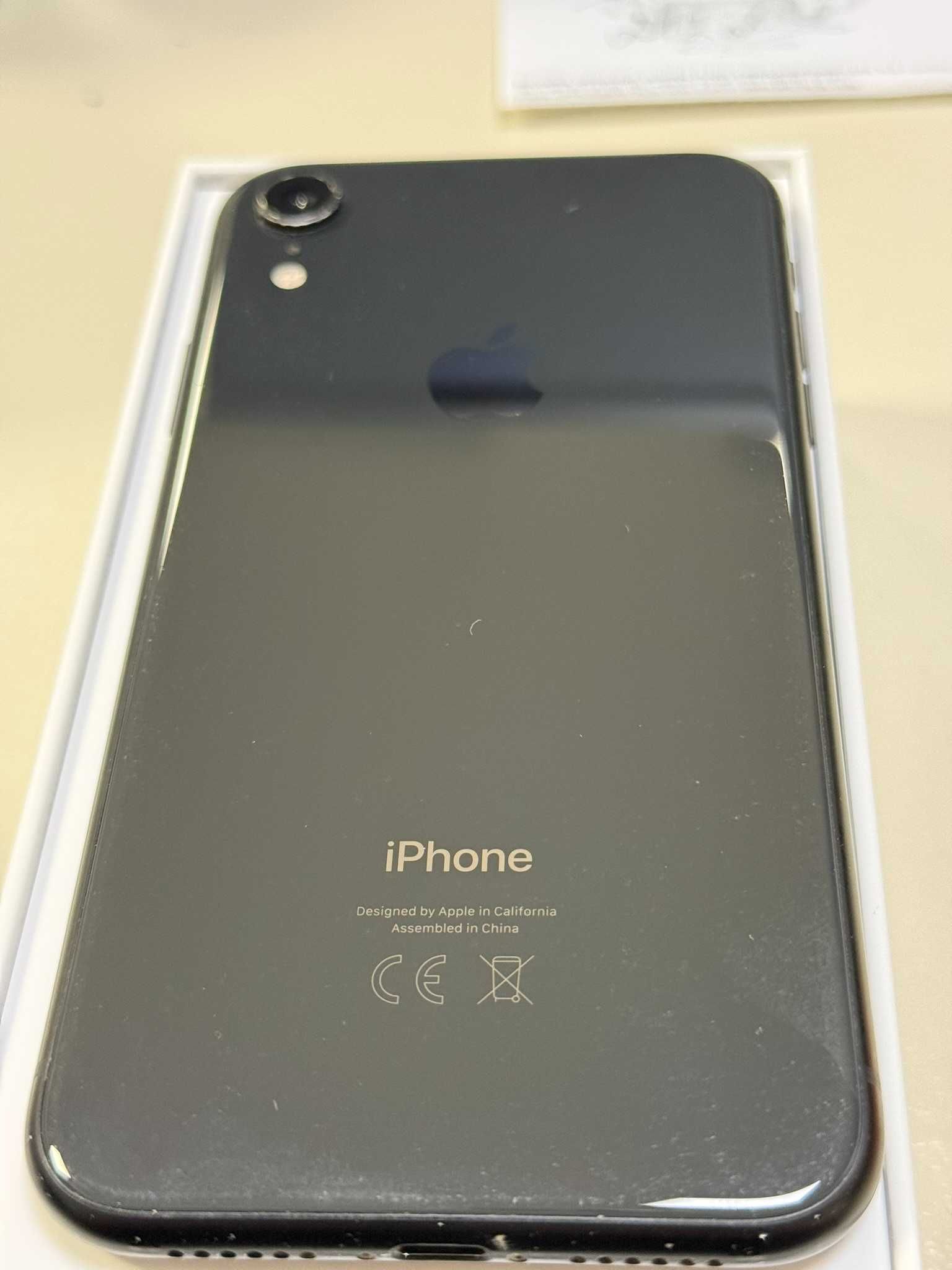Apple iPhone XR 64GB черен