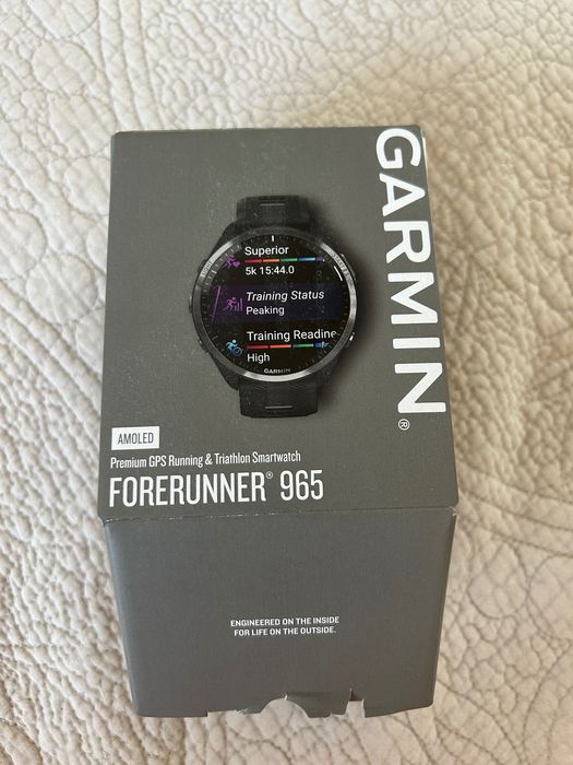 Часовник Garmin Forerunner 965