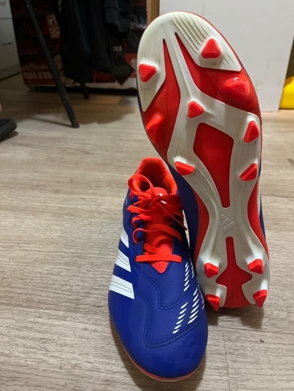 бутонки adidas predator academy