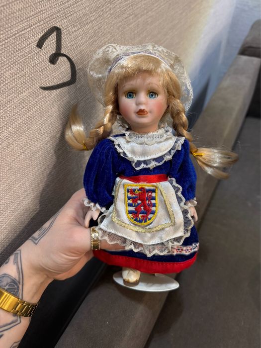 Продам фарфоровые куклы