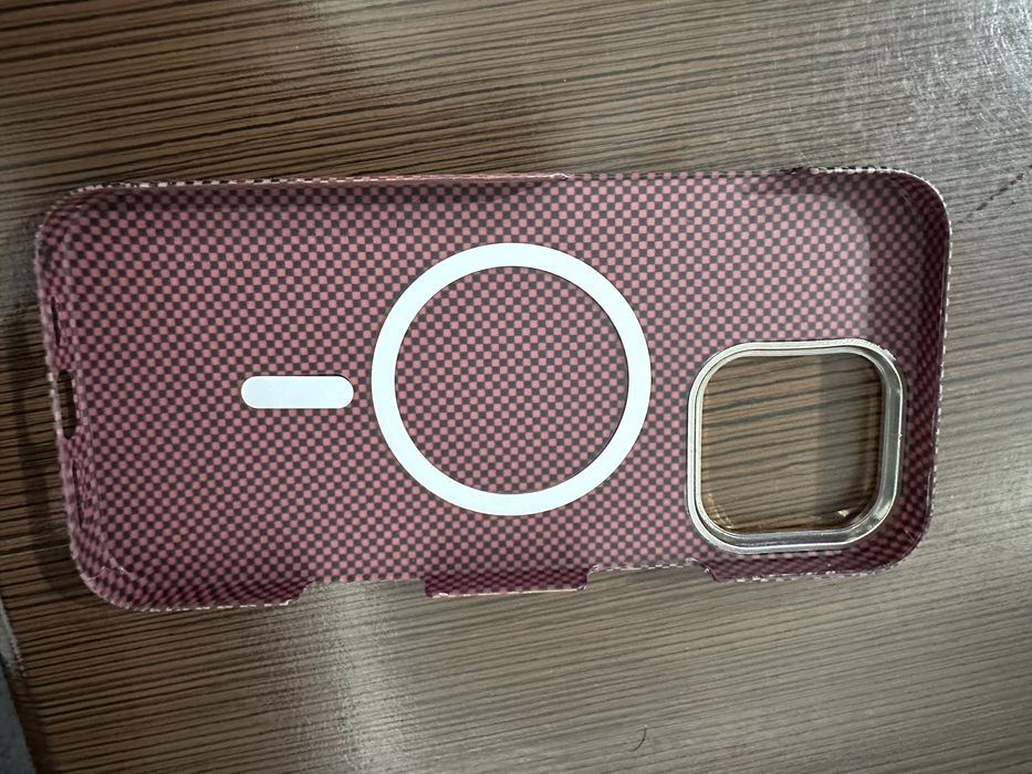 Iphone 16 pro max chexol