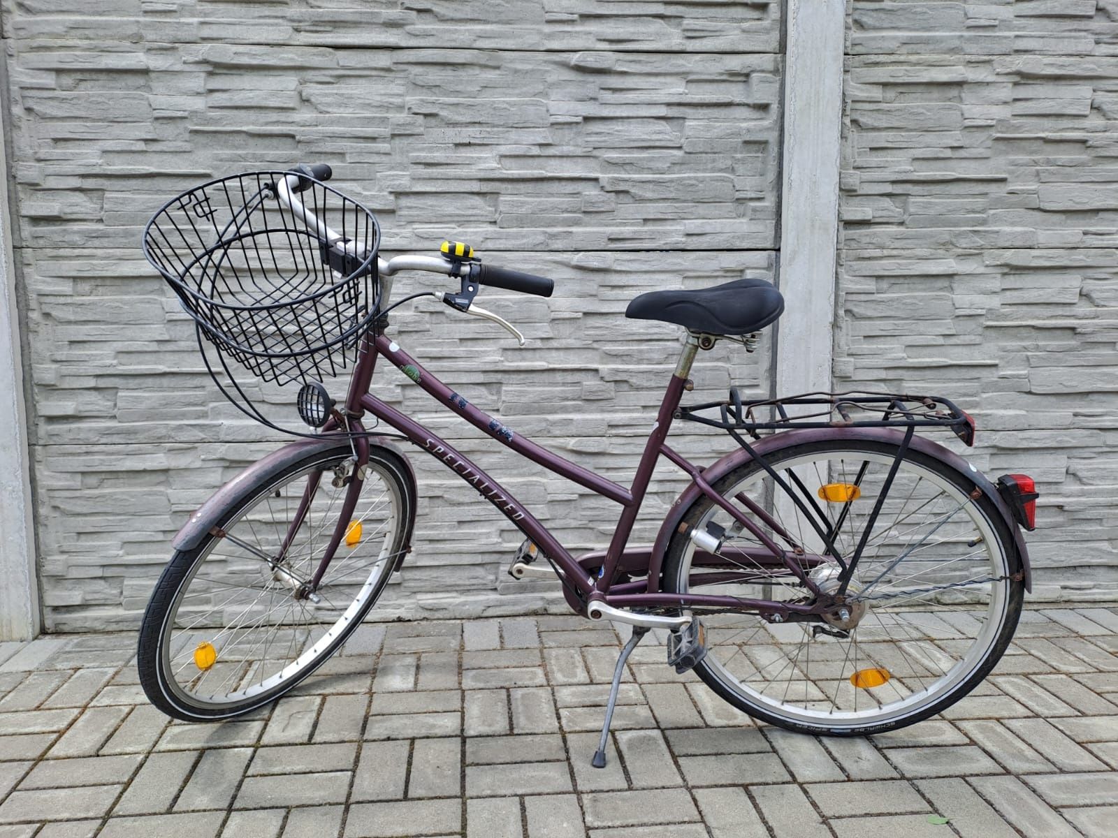 Bicicletă de damă cu coș pe 26