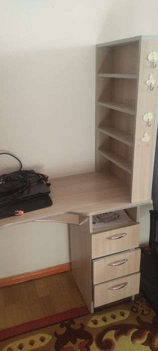 Стол манюкурга арналган