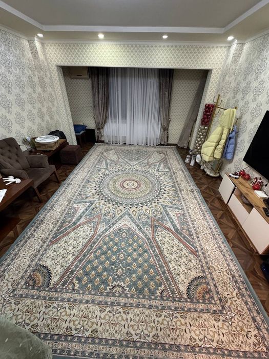 Ковёр 3 × 5 в хорошем состоянии