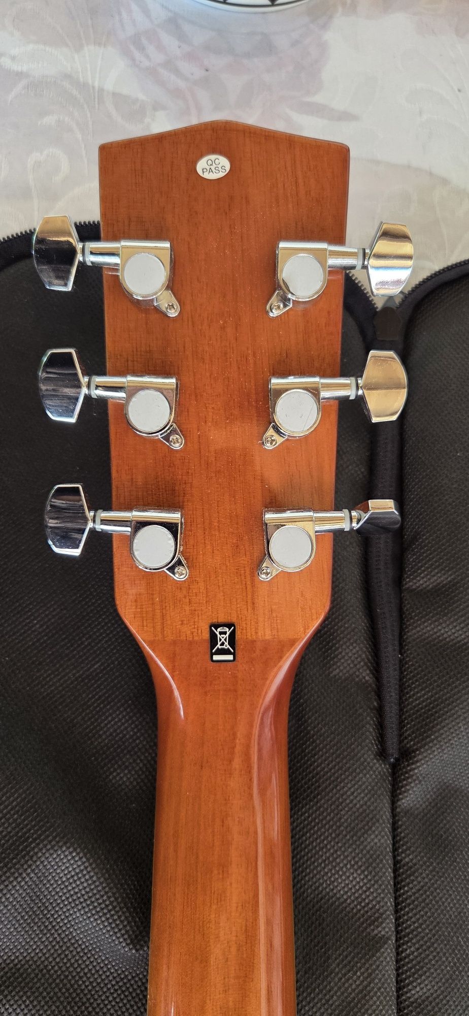 Vând chitară Harley Benton D-120CE VS + husă thomann + tuner CTG-10