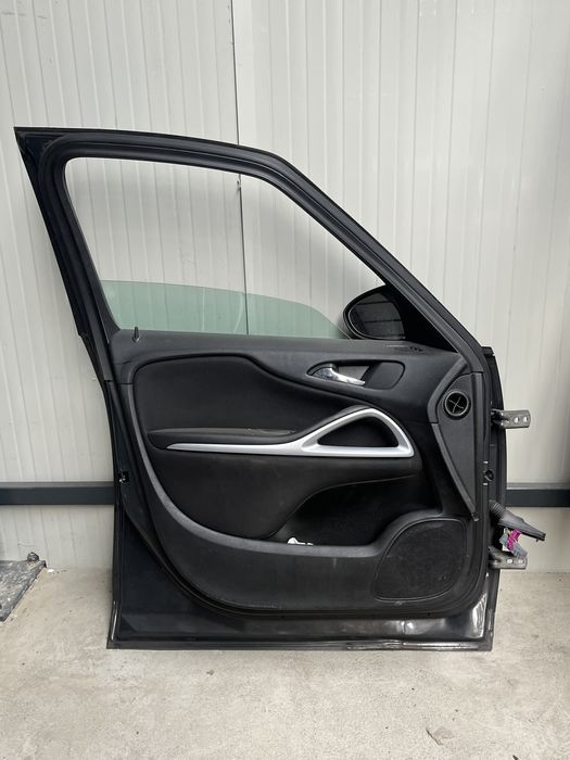 Ușa/Uși Opel Zafira C 2013 stânga-dreapta față-spate