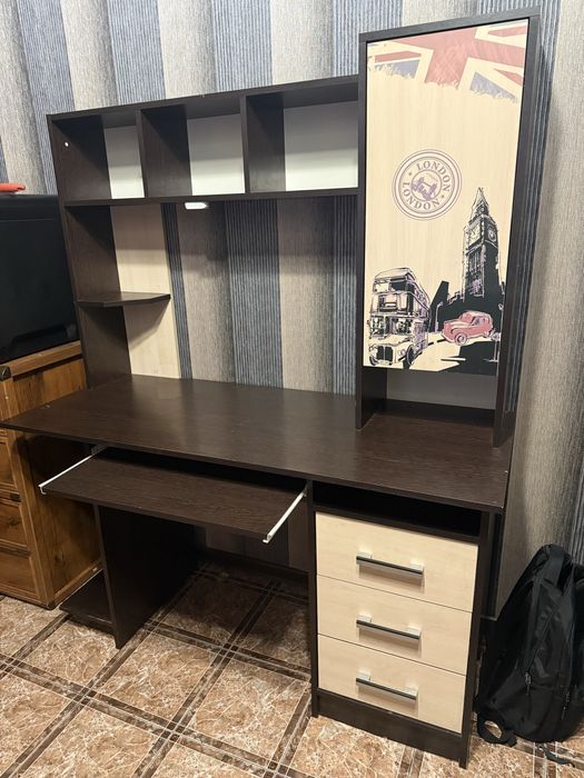 Компьютерный стол