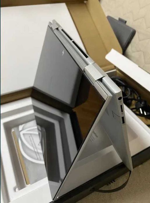 Laptop HP 13 Envy x360 2in1 Touchscreen i5 1230u 16gb 512 ssd