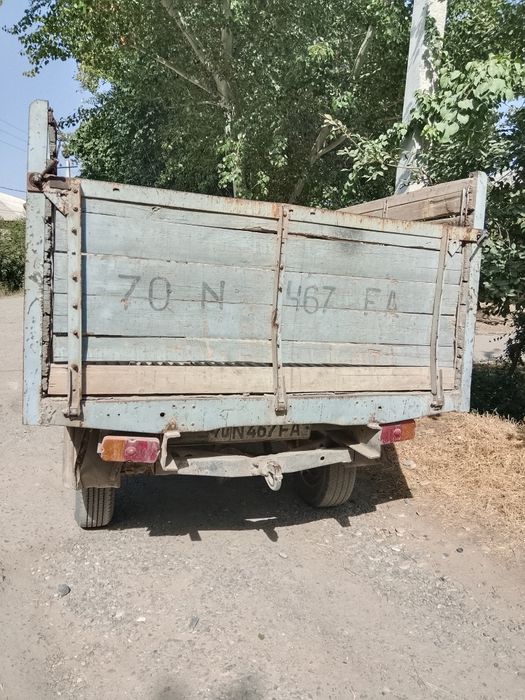 UAZ yuk moshina sotiladi