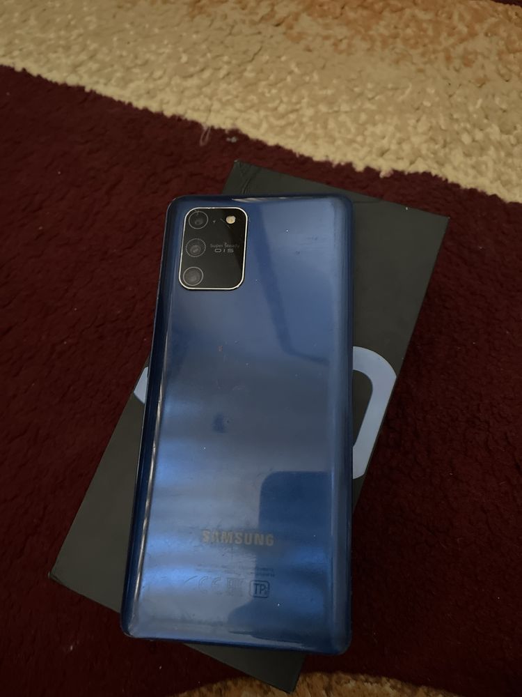 Обменяю самсунг S10 Lite минус:экран