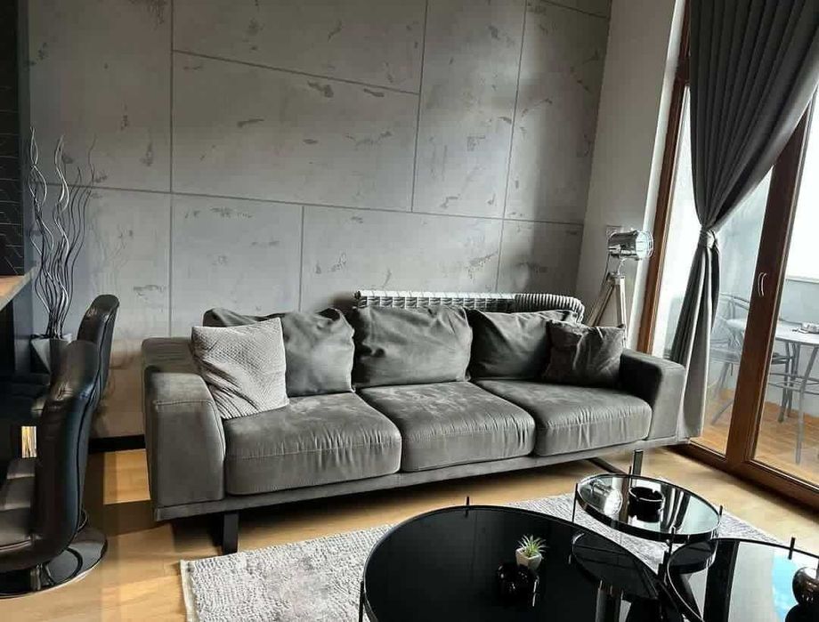 Дава се под наем Двустаен апартамент в Бургас, Център - 60 кв.м за 255 € - Снимка #2