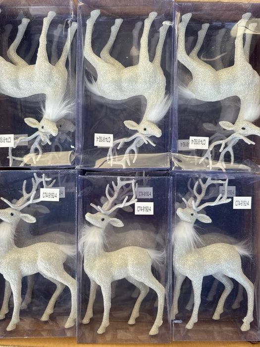 Янги йил арча ӯйинчоқлари.