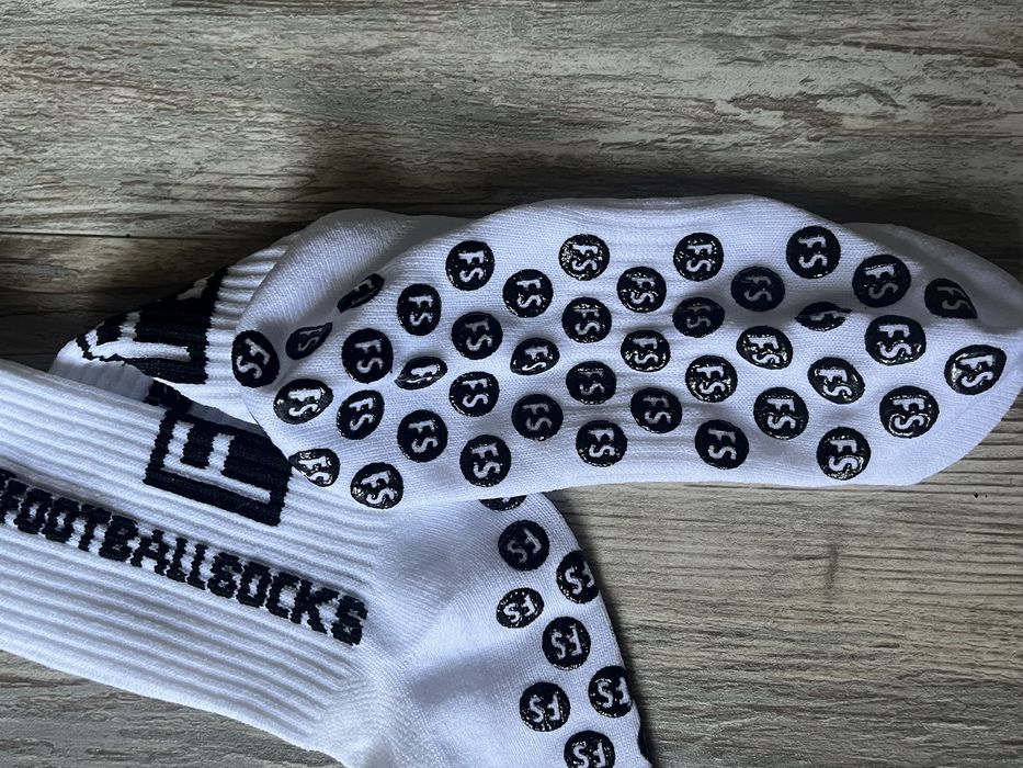 Футболни чорапи - grip socks
