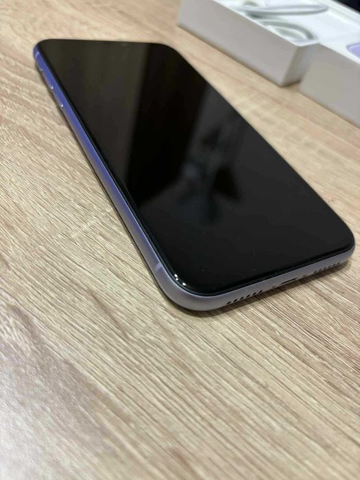Продавам Iphone 11