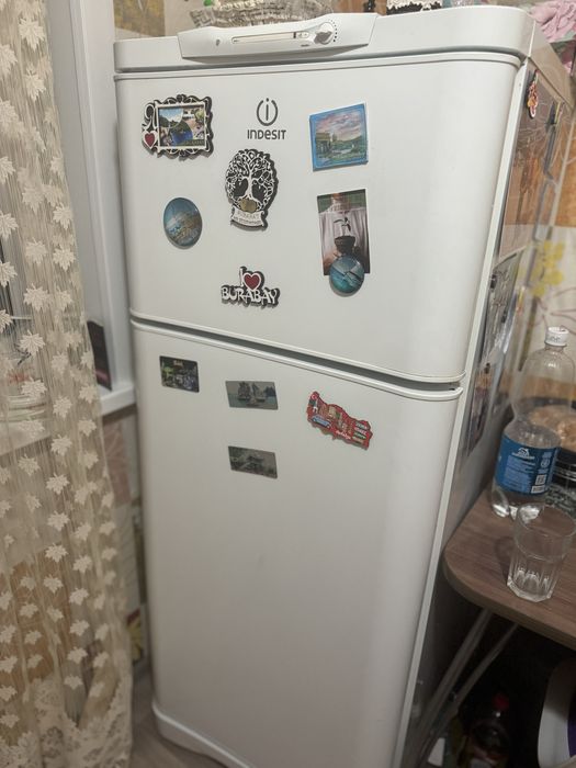 Холодильник, в хорошем состоянии , забирать в майкудуке 12 мкр.