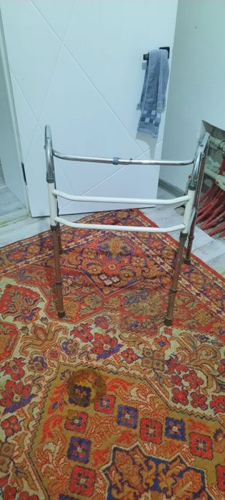 Ходунки  складывается
