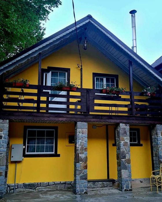 Complex de vacanta, 6 casute, cabana, sauna, terase pe 2.300 mp