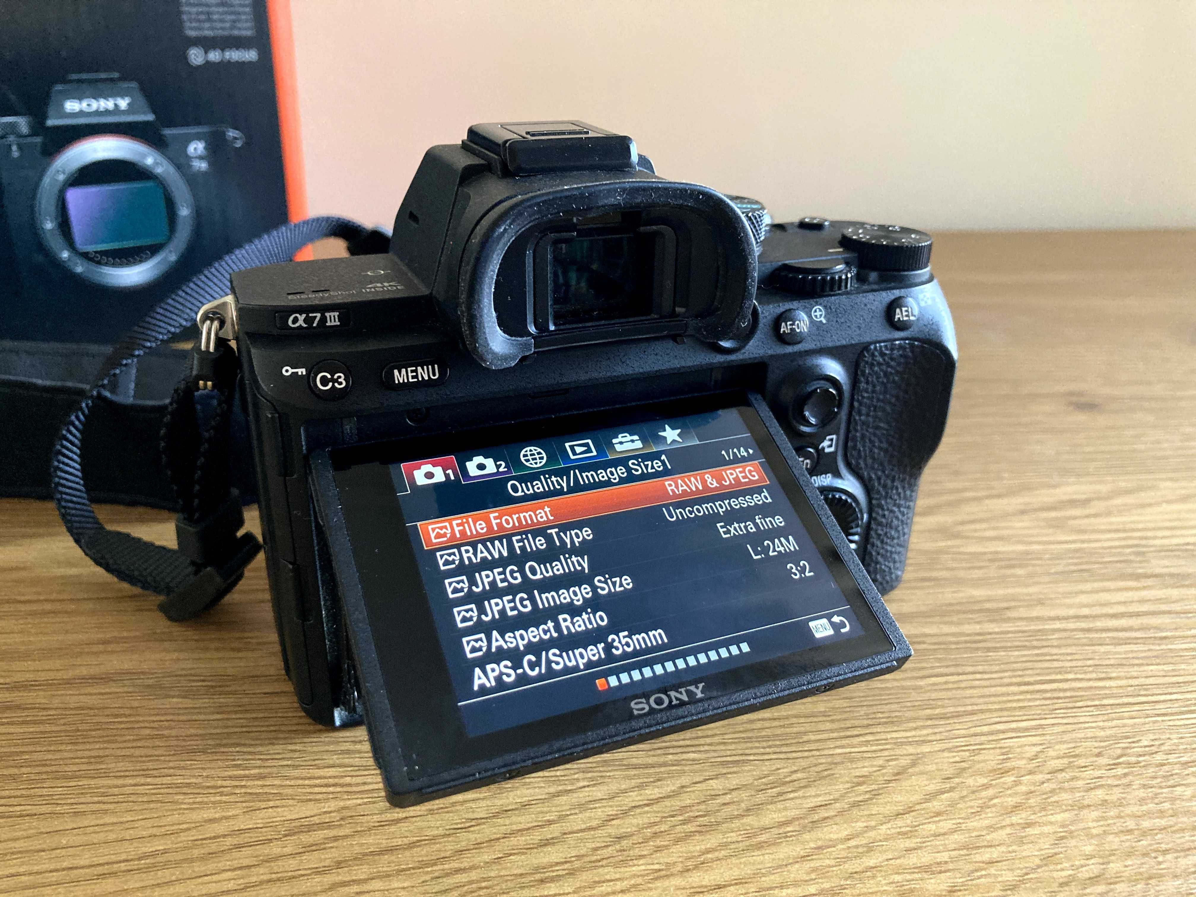 Продавам Sony a7 III в идеално състояние