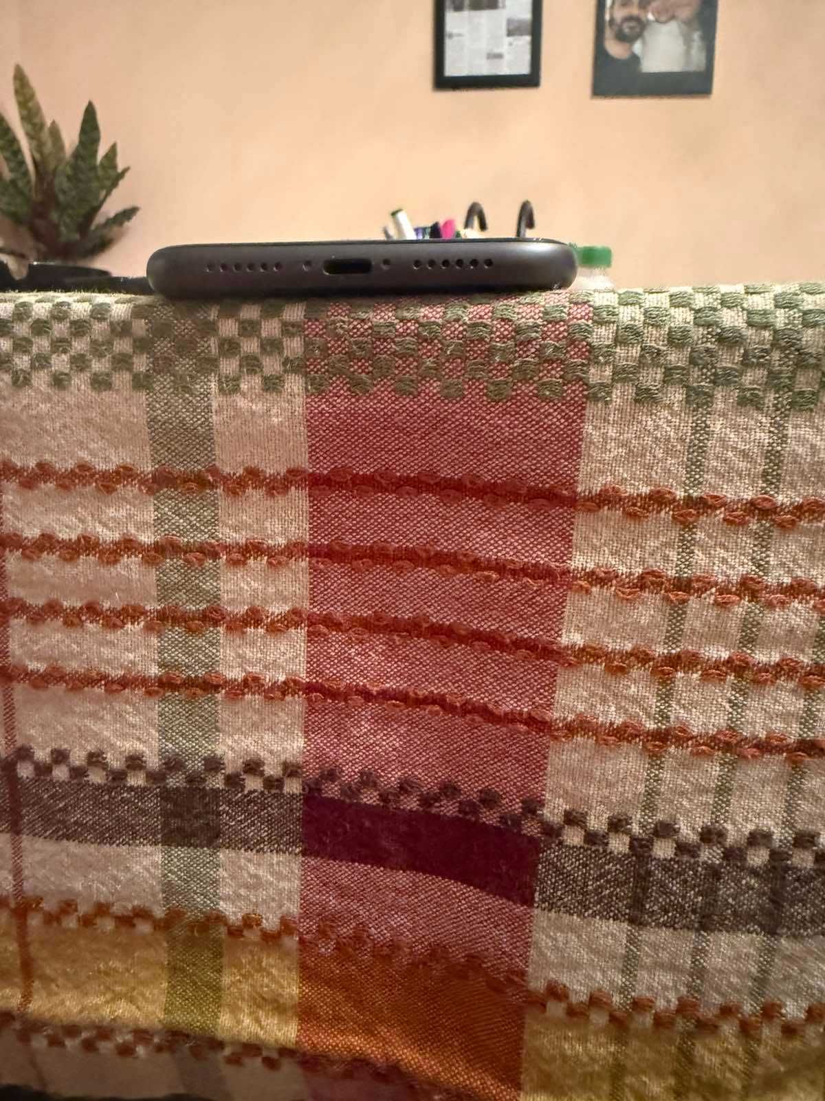 Iphone 11 pro + Калъфи за него