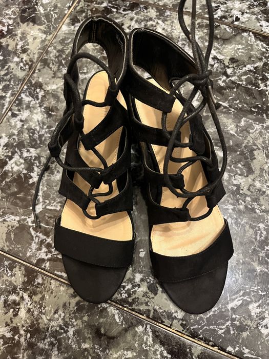 Sandale negre cu toc