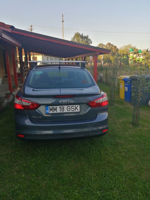Vând ford focus 3 1.6