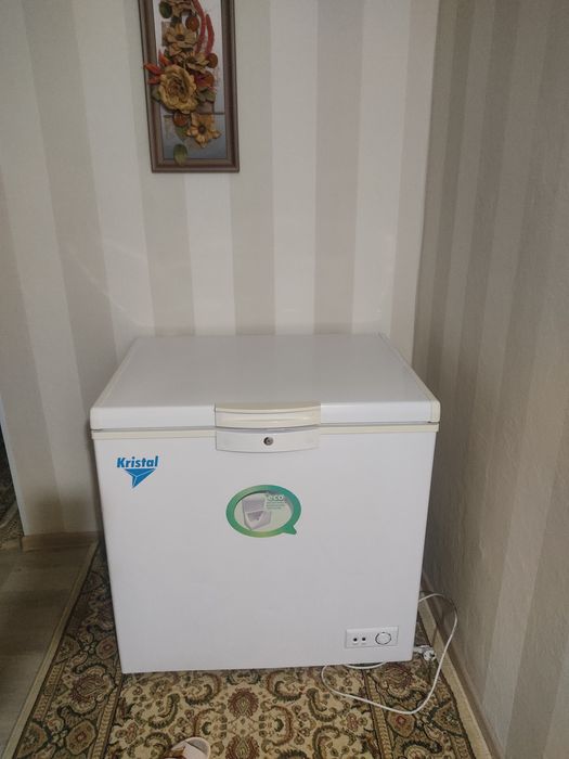 Продам морозильник Кристал