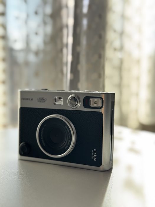 Fujifilm instax камера