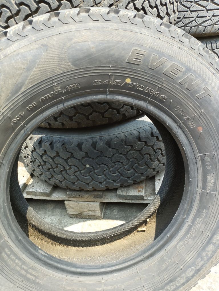 Гуми 4 броя 245/70 R16