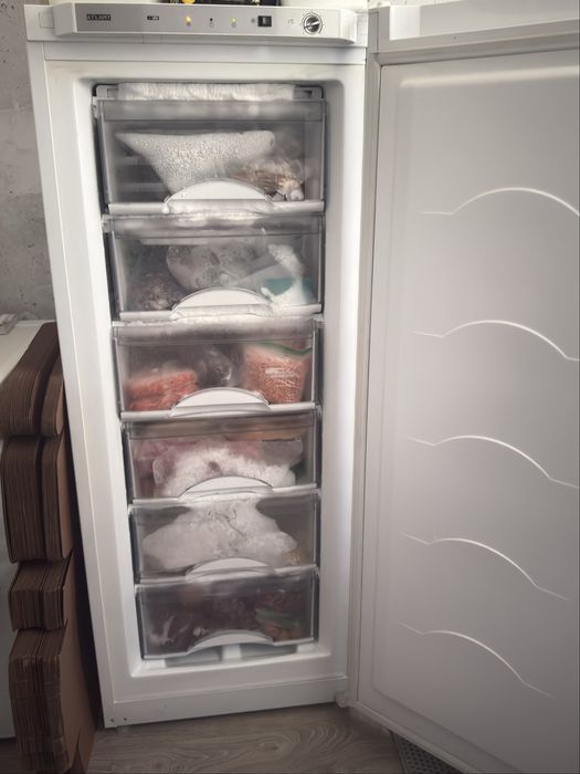 Срочно продам морозильную камеру Atlant