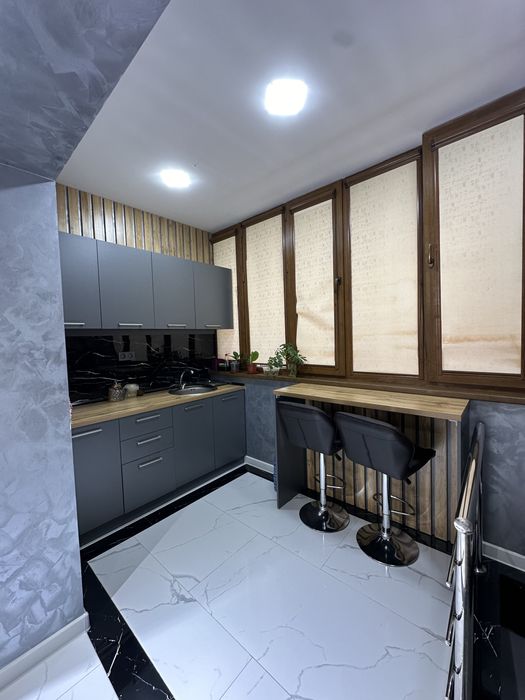 Ц-4 помещение 93м2 под офис с арендатором 2.300$ ор-р мустакиллик