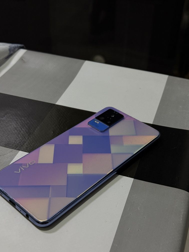 Сматфо Vivo V21e