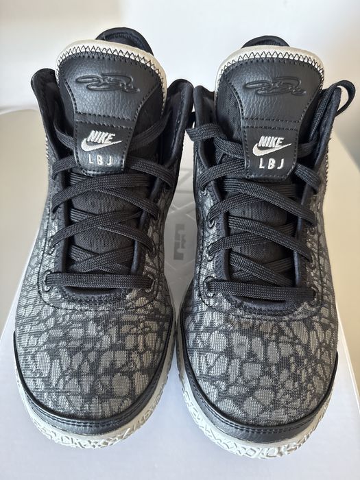 Vand adidasi nike Lebron James