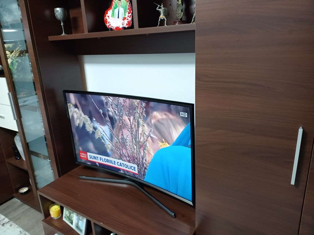 Vând tv samsung curbat