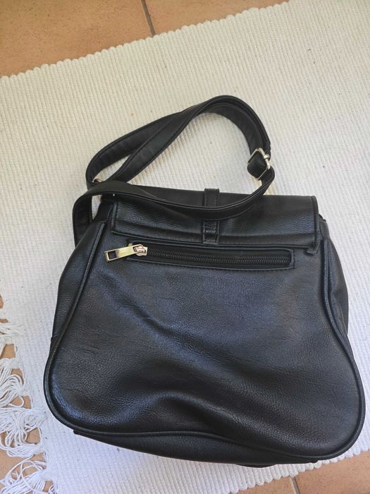 Geanta neagra tip postas