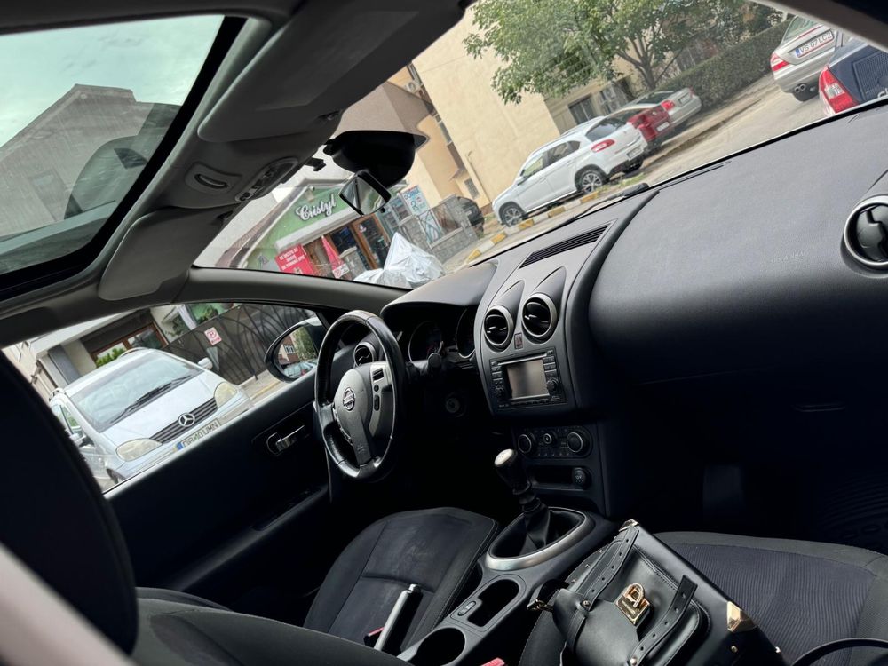 Nissan Qashqai j10 2012