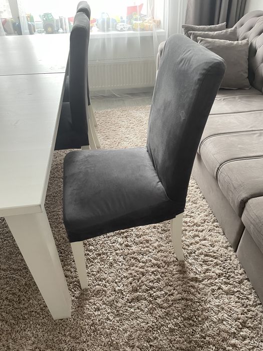 Стол со стульями