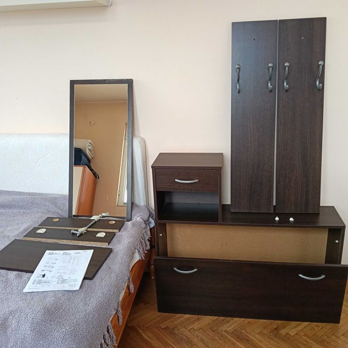 Компактно модулно портманто/антре с огледало, полуразглобено