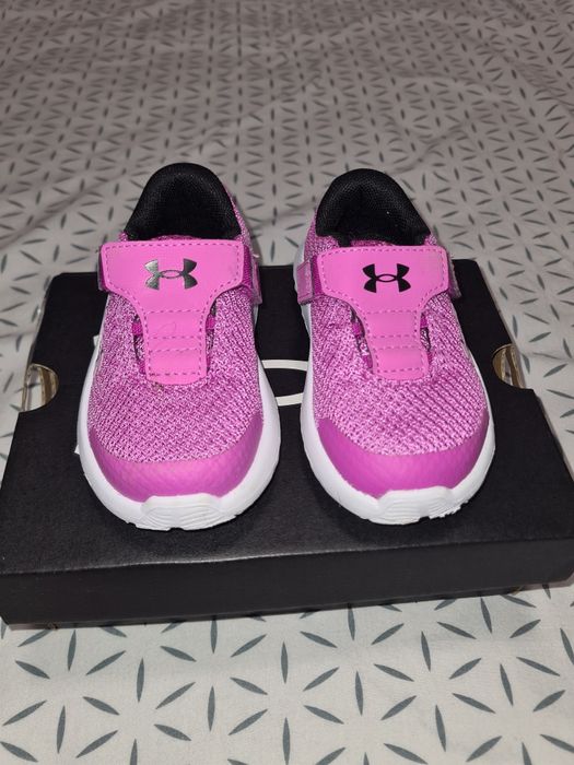 Vând adidași UNDER ARMOUR, mărime 21, fetiță aproape noi