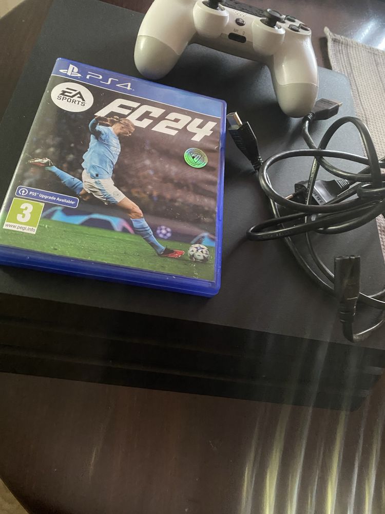 Продавам Playstation4 Pro с FC 24