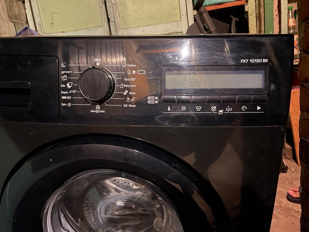 Пералня Finlux FX7 10150 BK, 7 кг., 1000 об./мин., 15 програми, Таймер