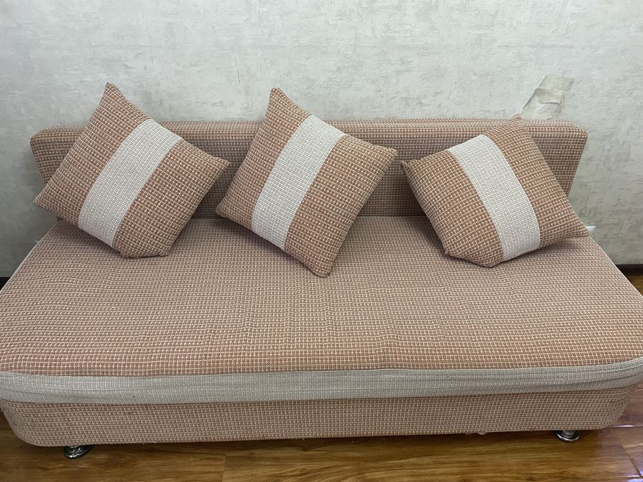 Продам два дивана ,читсые хорошие за два дивана 20 тысяч.