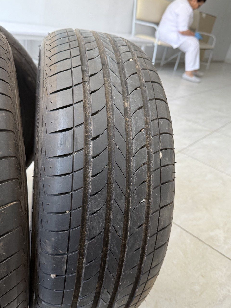 Balon sotiladi arzon. 205/60/16  юрган масофаси 7000км. BYD e2 дан