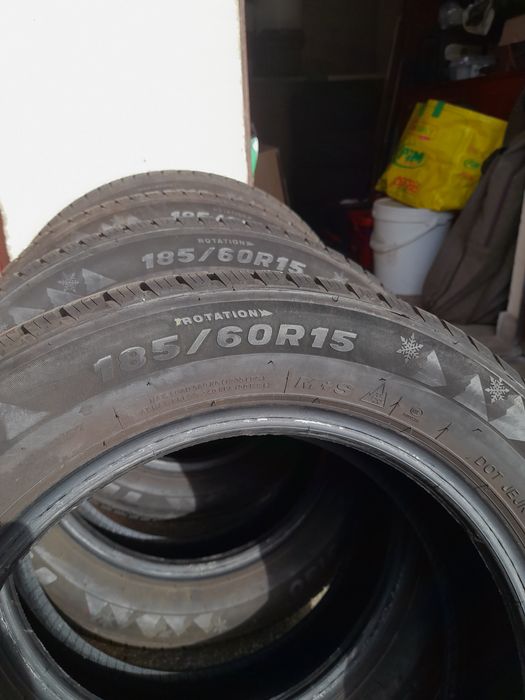 Vând set 4 cauciucuri iarna 185×60×15