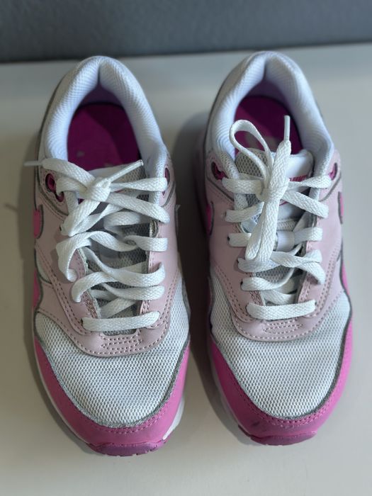 Air Max fete roz, marimea 33