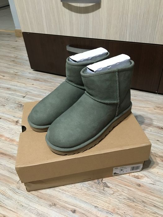 UGG Classic Mini II