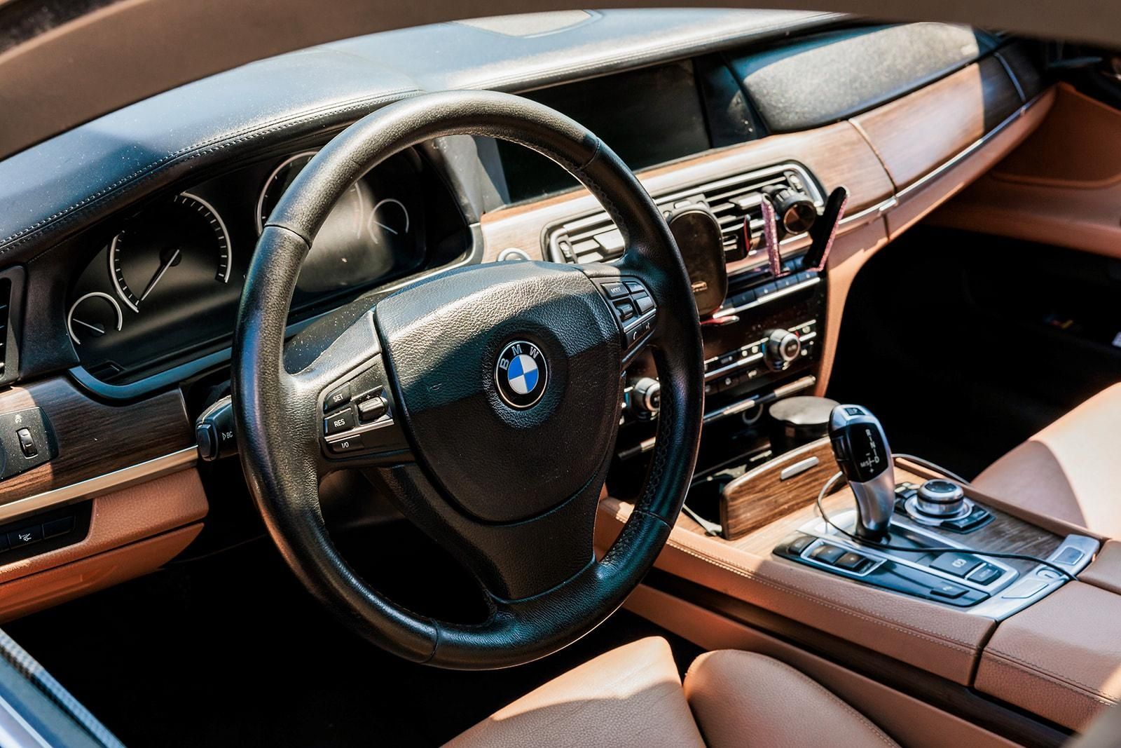 BMW seria 7, 740d