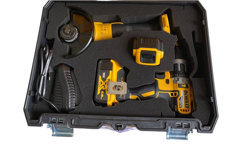 Комплект Безчетков Ъглошлайф и Ударен Винтоверт DeWALT DCK2080P2T 18V
