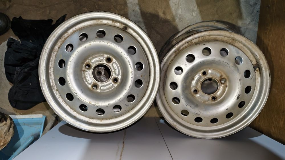 Продам комплект б.у дисков r15 на форд фокус