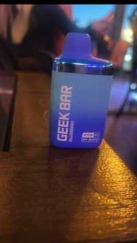 Geek Bar 8000 puffuri cu setare intensitate lumină